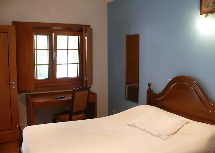 Do Valbom E Cuco カントリーハウス